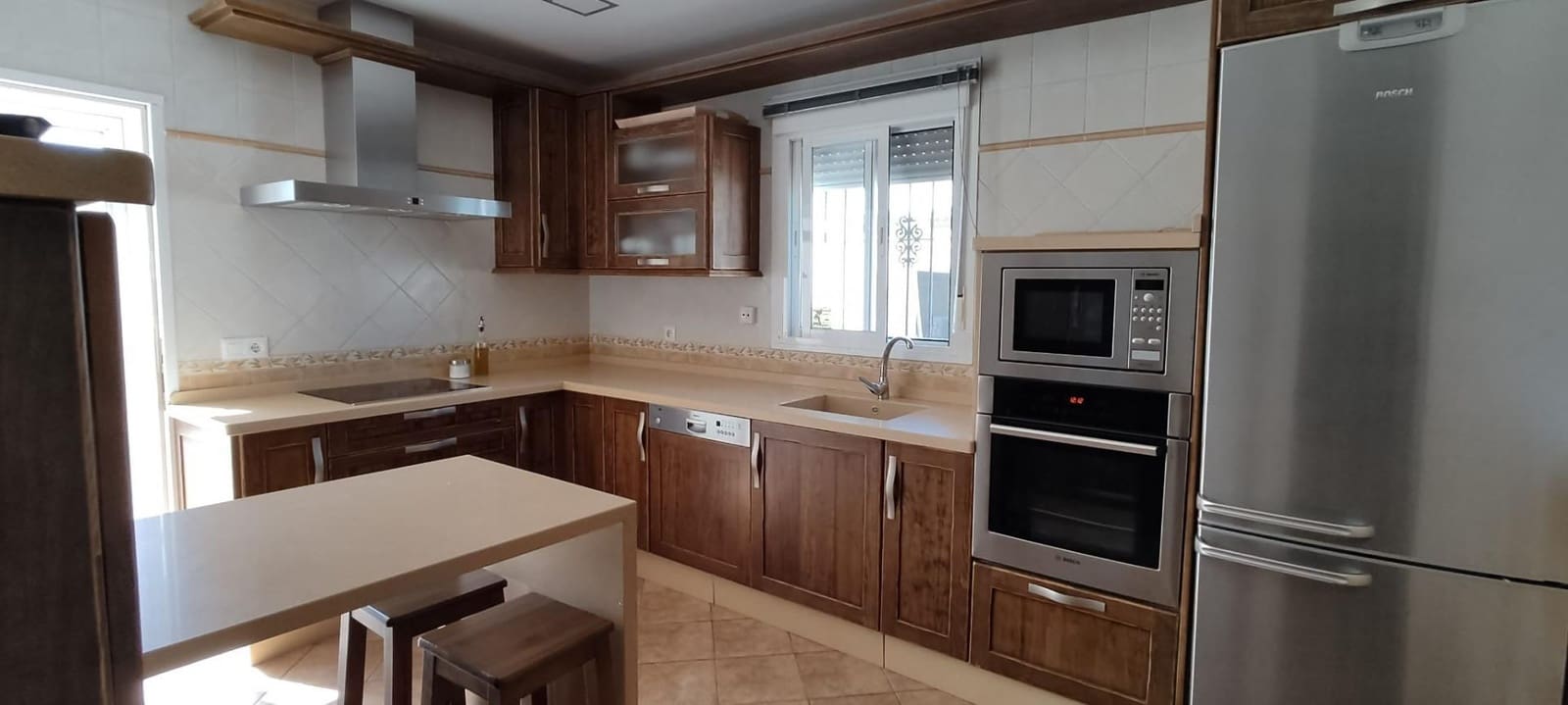 3 makuuhuone Huvila vuokrattavana paikassa Chiclana de la Frontera mukana uima-altaan - 1 200 € (Ref: 10136272)