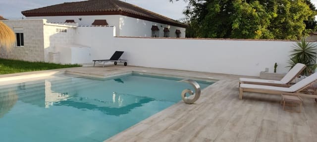 3 makuuhuone Huvila vuokrattavana paikassa Chiclana de la Frontera mukana uima-altaan - 1 200 € (Ref: 10136272)