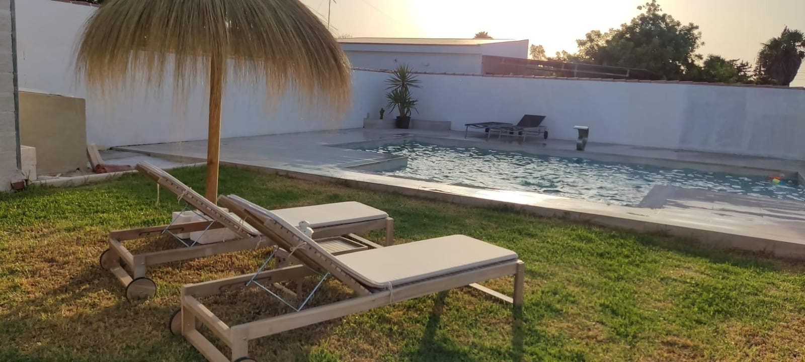 3 makuuhuone Huvila vuokrattavana paikassa Chiclana de la Frontera mukana uima-altaan - 1 200 € (Ref: 10136272)