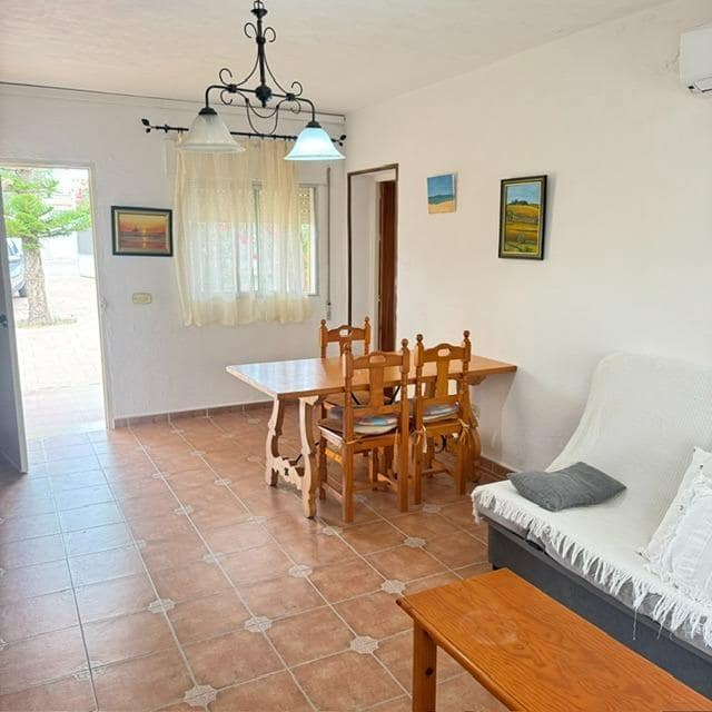 2 makuuhuone Huvila vuokrattavana paikassa Chiclana de la Frontera mukana uima-altaan - 1 000 € (Ref: 10136273)
