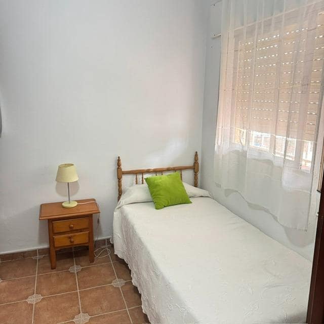 2 makuuhuone Huvila vuokrattavana paikassa Chiclana de la Frontera mukana uima-altaan - 1 000 € (Ref: 10136273)