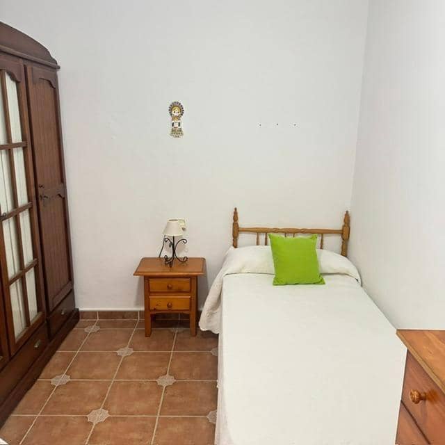 2 makuuhuone Huvila vuokrattavana paikassa Chiclana de la Frontera mukana uima-altaan - 1 000 € (Ref: 10136273)