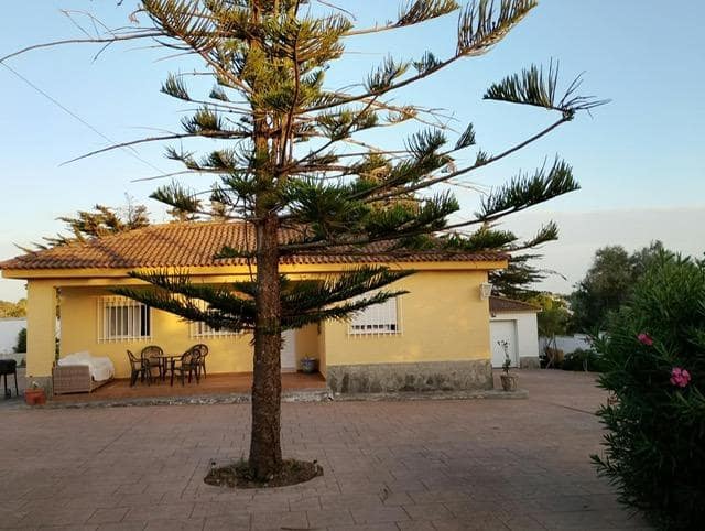 2 makuuhuone Huvila vuokrattavana paikassa Chiclana de la Frontera mukana uima-altaan - 1 000 € (Ref: 10136273)