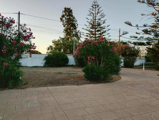 2 makuuhuone Huvila vuokrattavana paikassa Chiclana de la Frontera mukana uima-altaan - 1 000 € (Ref: 10136273)