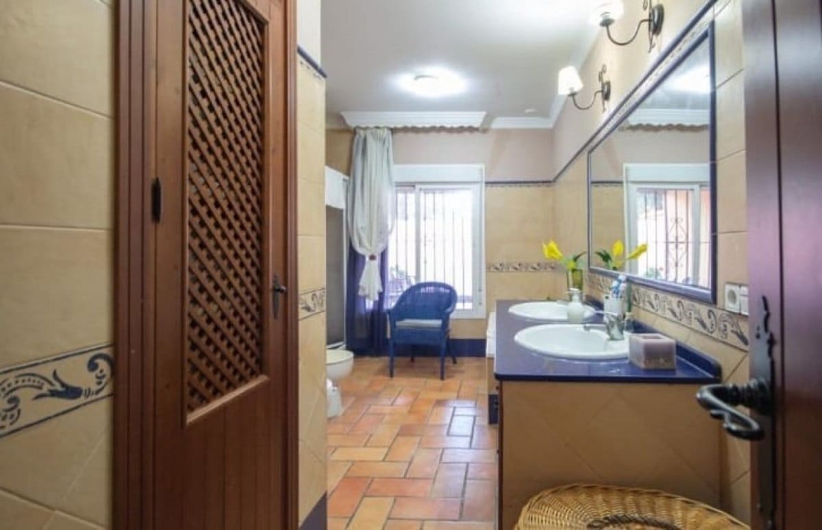 6 soveværelse Villa til salg i Chiclana de la Frontera - € 450.000 (Ref: 5630099)