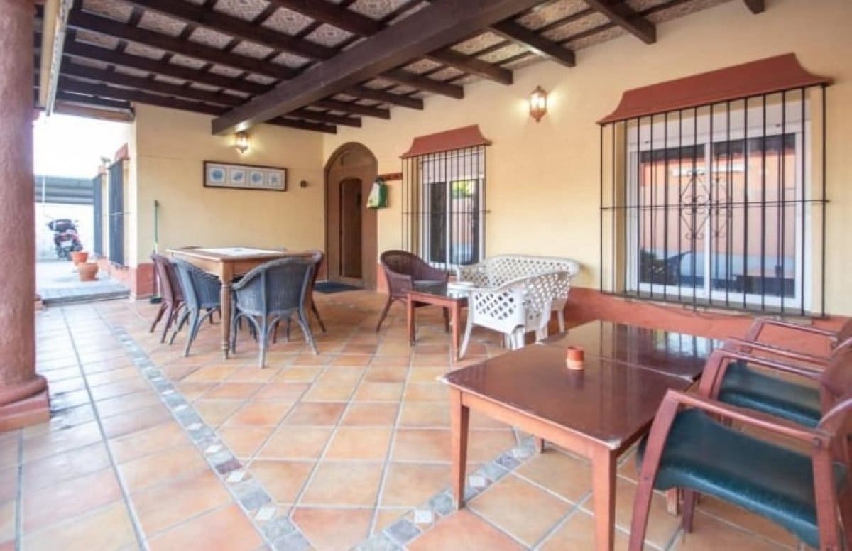 6 soveværelse Villa til salg i Chiclana de la Frontera - € 450.000 (Ref: 5630099)