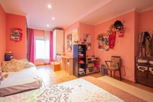 6 soveværelse Villa til salg i Chiclana de la Frontera - € 450.000 (Ref: 5630099)