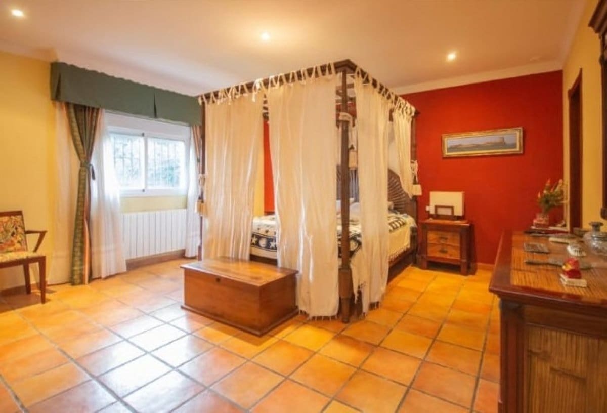 6 soveværelse Villa til salg i Chiclana de la Frontera - € 450.000 (Ref: 5630099)