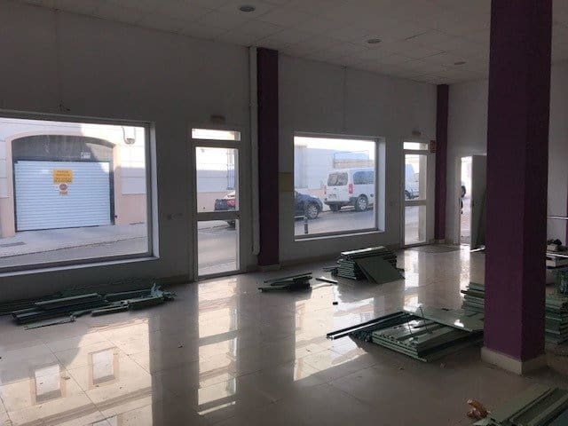 4 sovrum Villa till salu i Chiclana de la Frontera - 450 000 € (Ref: 6366459)