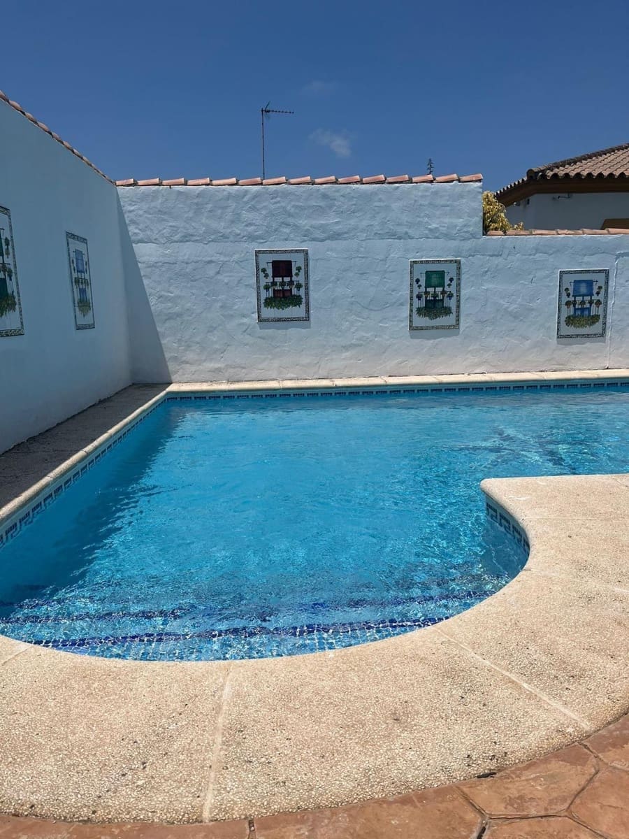 3 quarto Moradia para venda em Chiclana de la Frontera com piscina - 390 000 € (Ref: 6572280)