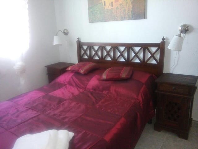 2 bedroom Villa for holiday rental in Pago del Humo, Chiclana de la Frontera with pool - € 1,400 (Ref: 6572282)