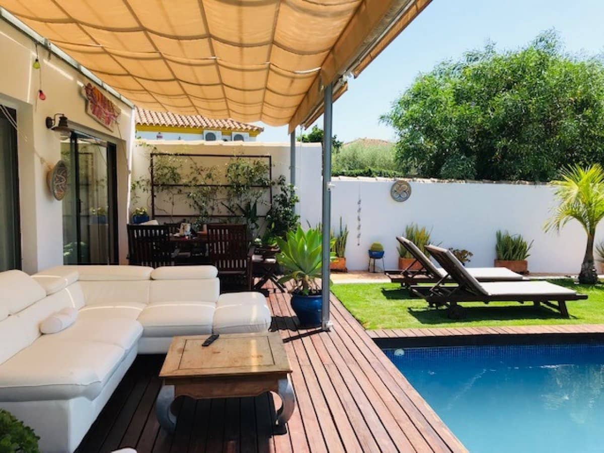 Villa/Maison de 4 chambres à louer à Chiclana de la Frontera avec piscine - 1 300 € (Ref: 6574345)