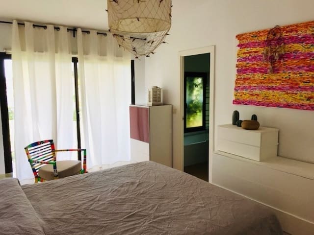 4 bedroom Villa for rent in Chiclana de la Frontera with pool - € 1,300 (Ref: 6574345)