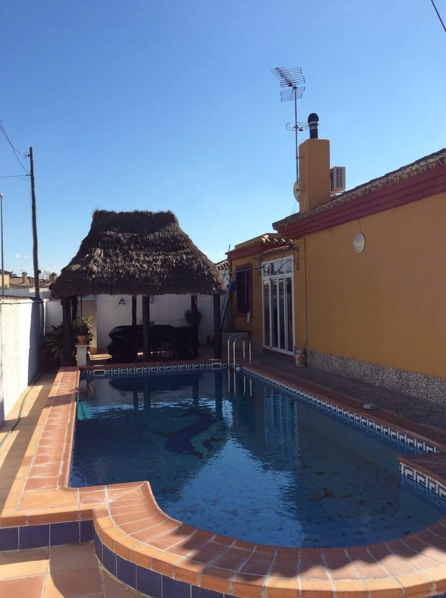 3 makuuhuone Huvila myytävänä paikassa Chiclana de la Frontera mukana uima-altaan - 359 000 € (Ref: 6670675)