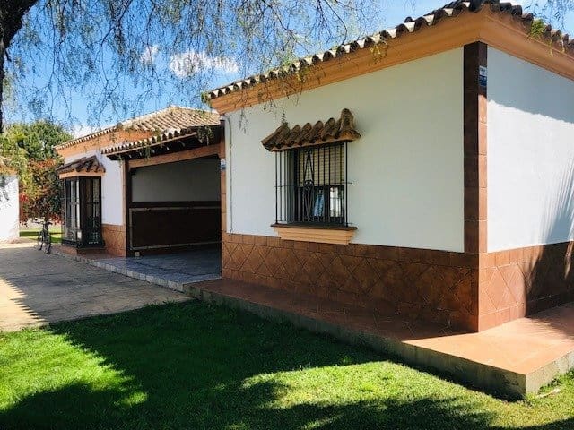 3 slaapkamer Villa voor vakantieverhuur in Chiclana de la Frontera met zwembad - € 1.700 (Ref: 6694186)