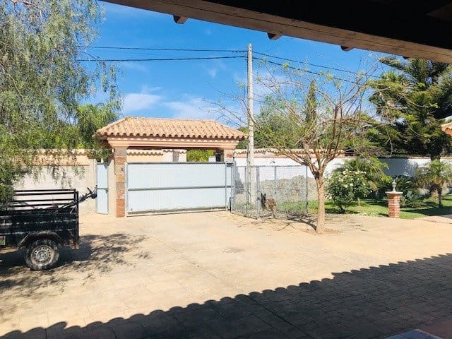 3 slaapkamer Villa voor vakantieverhuur in Chiclana de la Frontera met zwembad - € 1.700 (Ref: 6694186)