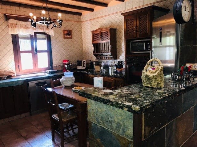 3 slaapkamer Villa voor vakantieverhuur in Chiclana de la Frontera met zwembad - € 1.700 (Ref: 6694186)