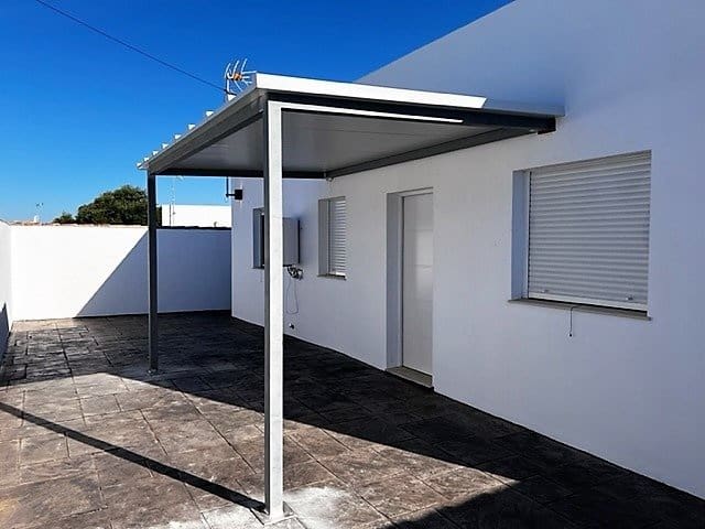 3 Zimmer Villa zu verkaufen in Chiclana de la Frontera mit Pool - 330.000 € (Ref: 6705121)