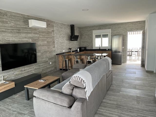 3 bedroom Villa for sale in Chiclana de la Frontera with pool - € 330,000 (Ref: 6705121)