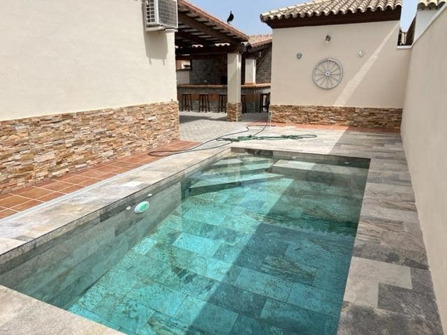 3 quarto Moradia para arrendamento para férias em Chiclana de la Frontera com Garagem - 2 000 € (Ref: 6733883)