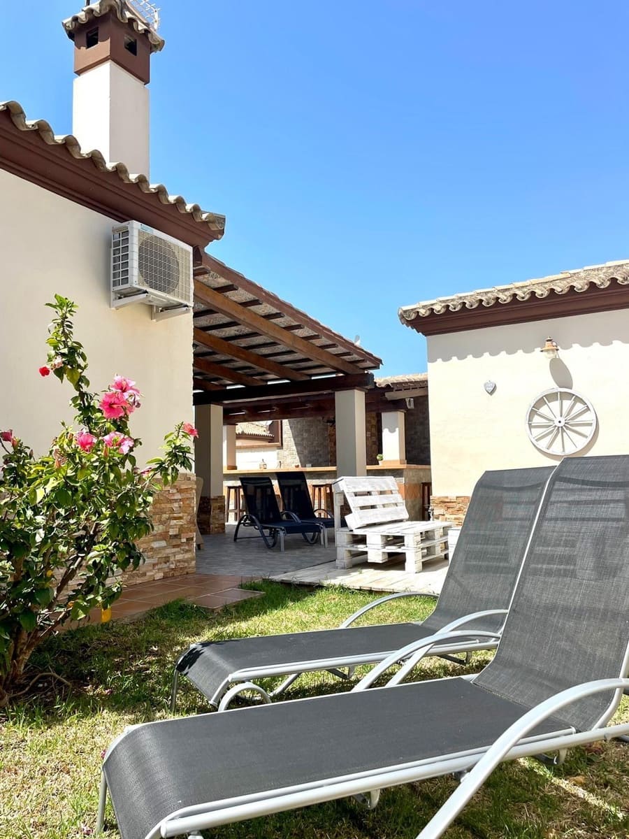 3 sypialnia Willa na kwatery wakacyjne w Chiclana de la Frontera z garażem - 2 000 € (Ref: 6733883)