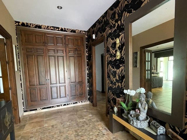 3 chambre Villa/Maison à vendre à Chiclana de la Frontera avec piscine garage - 750 000 € (Ref: 6733884)