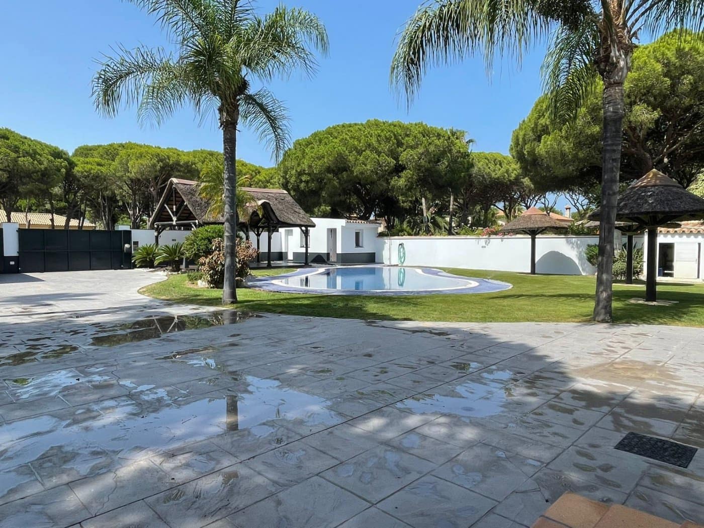 3 chambre Villa/Maison à vendre à Chiclana de la Frontera avec piscine garage - 750 000 € (Ref: 6733884)