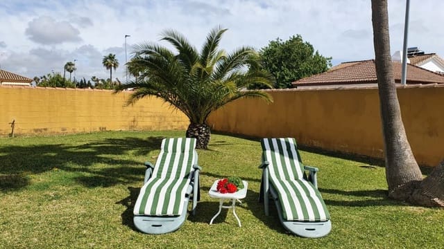 3 slaapkamer Villa voor vakantieverhuur in Chiclana de la Frontera - € 850 (Ref: 6824673)