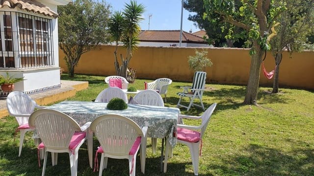 3 slaapkamer Villa voor vakantieverhuur in Chiclana de la Frontera - € 850 (Ref: 6824673)