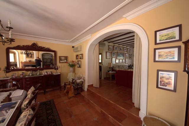 5 bedroom Villa for sale in Chiclana de la Frontera with pool garage - € 825,000 (Ref: 6932812)