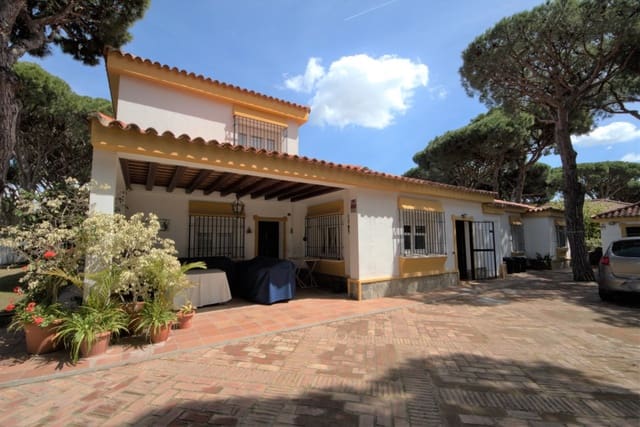 5 bedroom Villa for sale in Chiclana de la Frontera with pool garage - € 825,000 (Ref: 6932812)