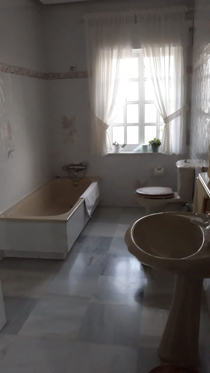 4 sovrum Villa till salu i Chiclana de la Frontera med pool garage - 400 000 € (Ref: 7041133)