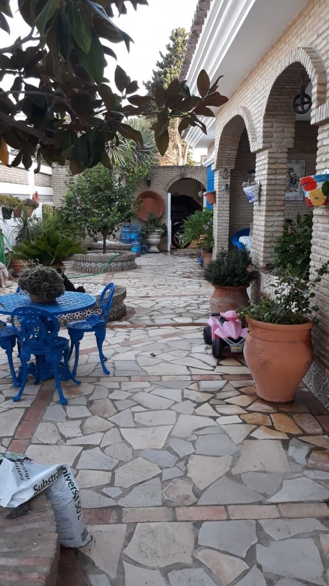 4 sovrum Villa till salu i Chiclana de la Frontera med pool garage - 400 000 € (Ref: 7041133)