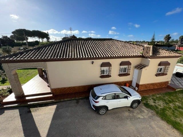 7 sovrum Villa till salu i Chiclana de la Frontera - 380 000 € (Ref: 7343647)