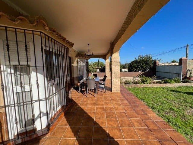7 sovrum Villa till salu i Chiclana de la Frontera - 380 000 € (Ref: 7343647)