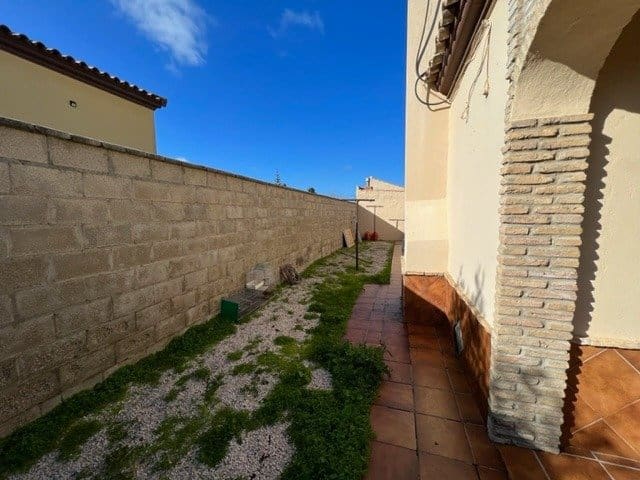 7 sovrum Villa till salu i Chiclana de la Frontera - 380 000 € (Ref: 7343647)