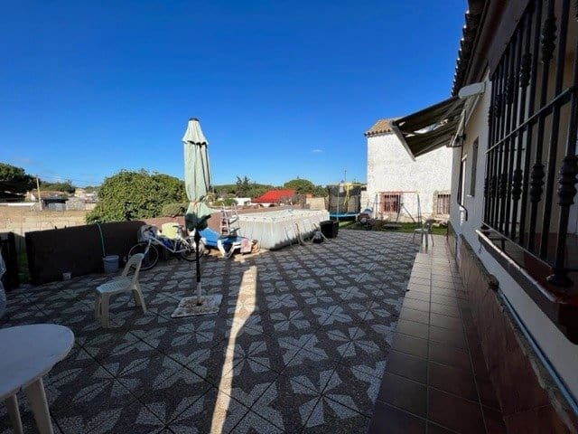 7 sovrum Villa till salu i Chiclana de la Frontera - 380 000 € (Ref: 7343647)