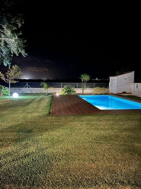 4 bedroom Villa for holiday rental in Chiclana de la Frontera - € 1,800 (Ref: 7406612)