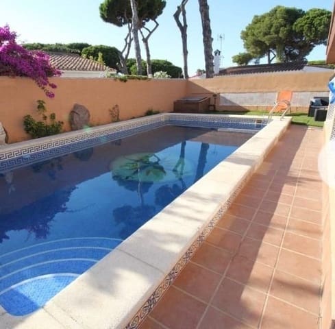 6 soveværelse Villa til salg i Chiclana de la Frontera med swimmingpool - € 375.000 (Ref: 7443255)