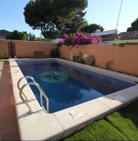 6 soveværelse Villa til salg i Chiclana de la Frontera med swimmingpool - € 375.000 (Ref: 7443255)