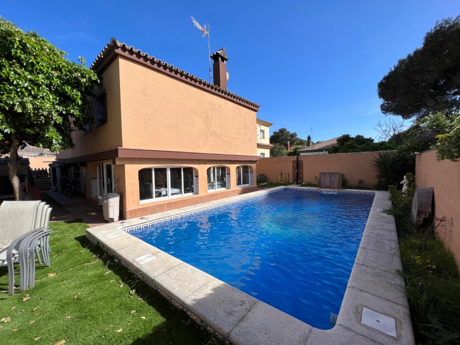 6 soverom Villa til salgs i Chiclana de la Frontera med svømmebasseng - € 375 000 (Ref: 7443255)