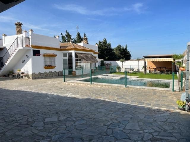 3 soveværelse Villa til salg i Pago del Humo med swimmingpool - € 280.000 (Ref: 7557337)