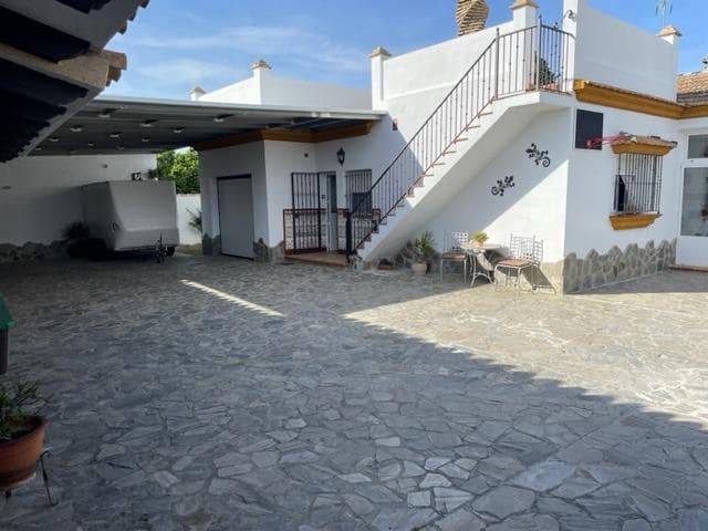 3 soveværelse Villa til salg i Pago del Humo med swimmingpool - € 280.000 (Ref: 7557337)