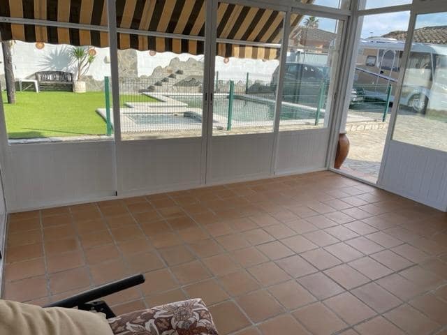 3 soveværelse Villa til salg i Pago del Humo med swimmingpool - € 280.000 (Ref: 7557337)