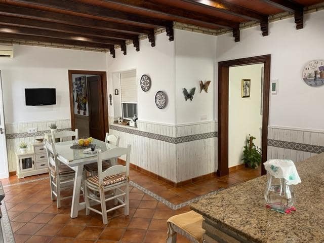 3 soveværelse Villa til salg i Pago del Humo med swimmingpool - € 280.000 (Ref: 7557337)