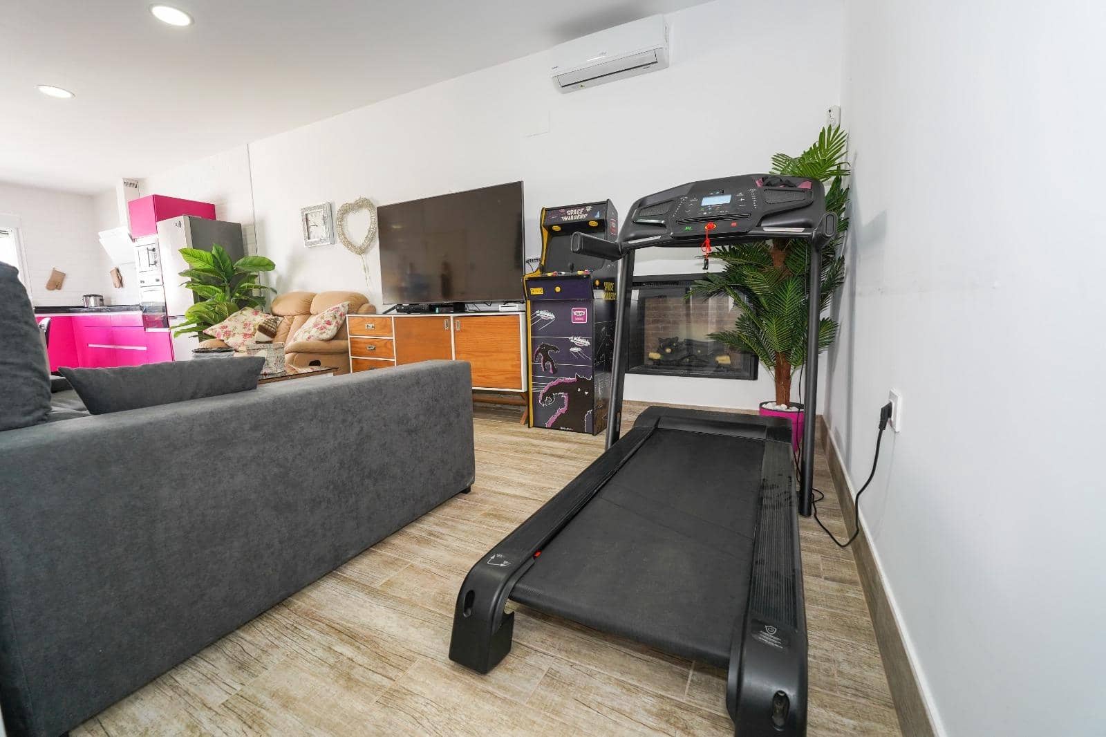 3 slaapkamer Villa voor vakantieverhuur in Chiclana de la Frontera met zwembad - € 1.600 (Ref: 7840803)