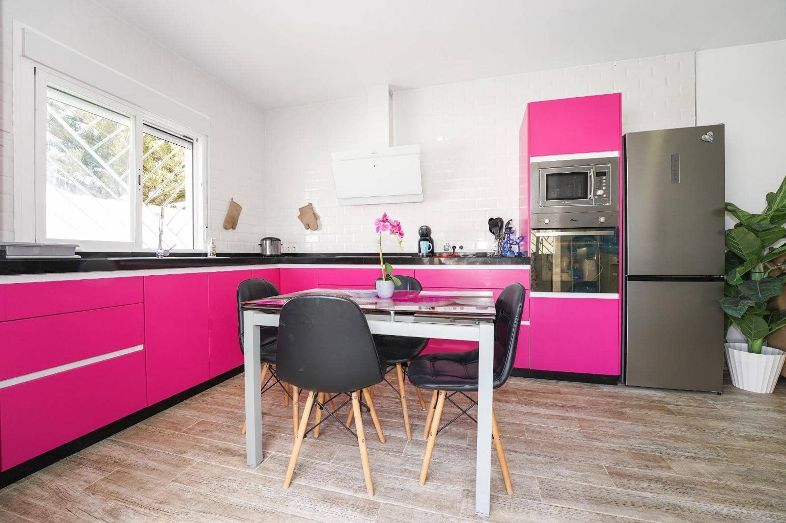 3 slaapkamer Villa voor vakantieverhuur in Chiclana de la Frontera met zwembad - € 1.600 (Ref: 7840803)