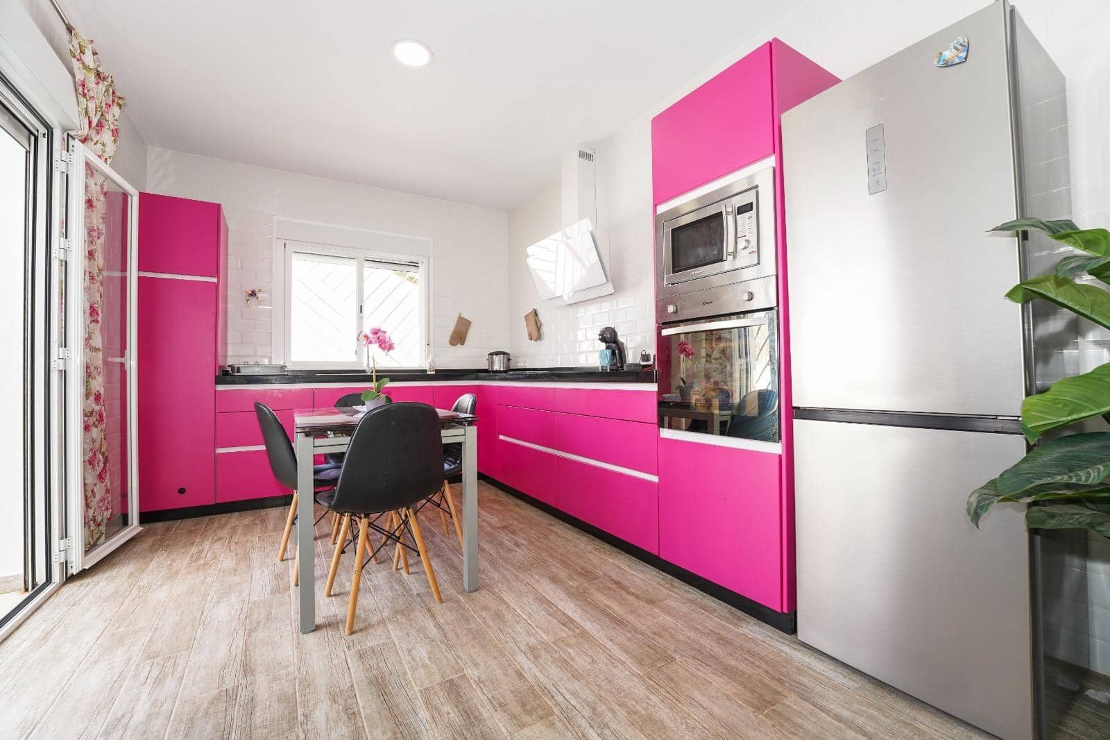 3 slaapkamer Villa voor vakantieverhuur in Chiclana de la Frontera met zwembad - € 1.600 (Ref: 7840803)