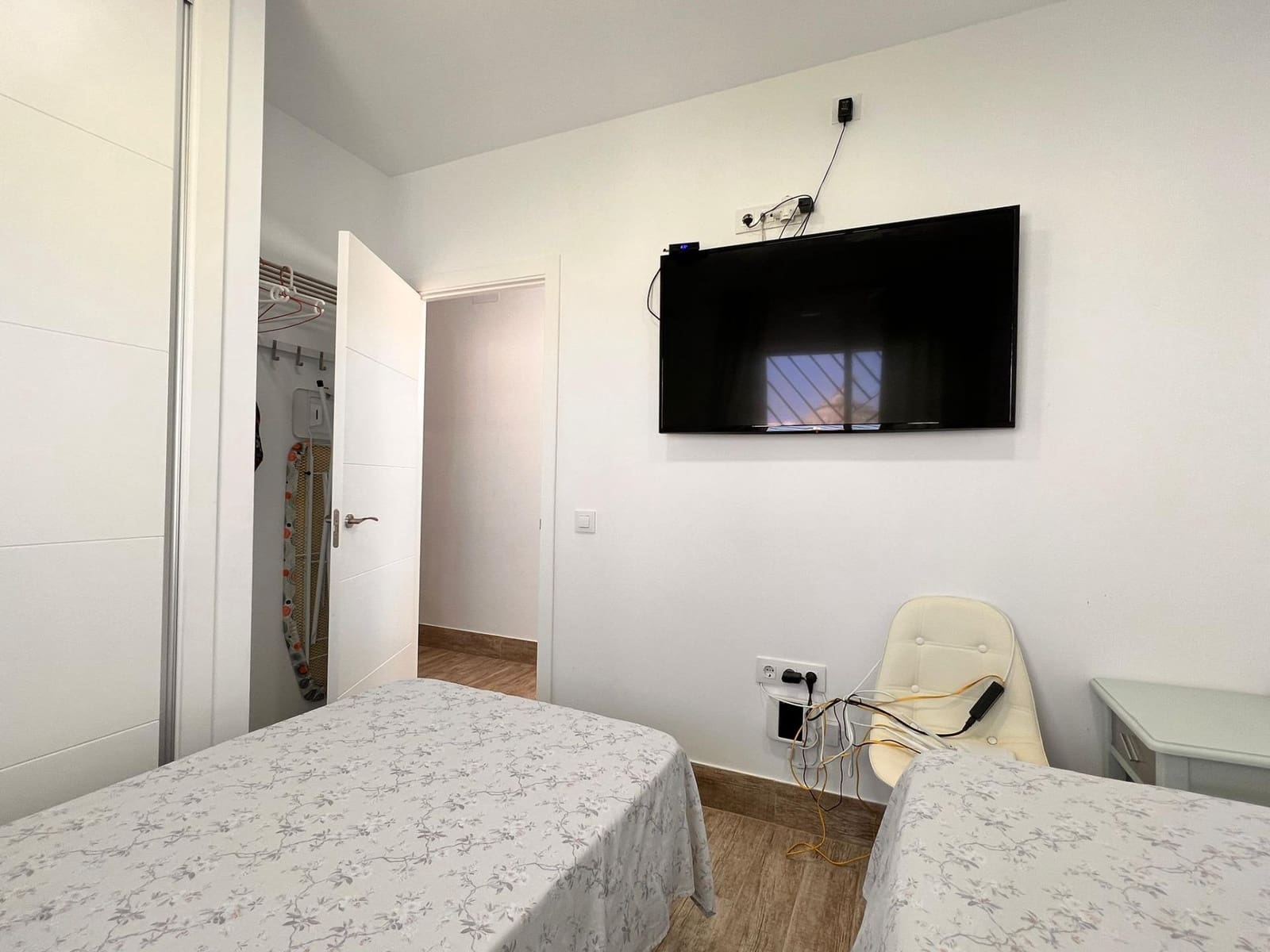 3 slaapkamer Villa voor vakantieverhuur in Chiclana de la Frontera met zwembad - € 1.600 (Ref: 7840803)