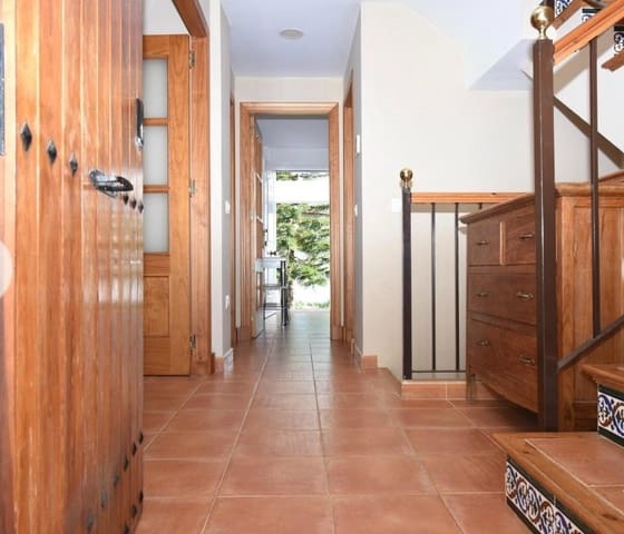 4 soveværelse Villa til salg i La Barrosa, Chiclana de la Frontera - € 725.000 (Ref: 8142898)